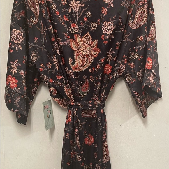 Paisley Robe - Picture 7 of 7